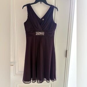 Jessica Howard Sleeveless V-Neck Dress with Embellished Waist - Deep Plum Sz 12